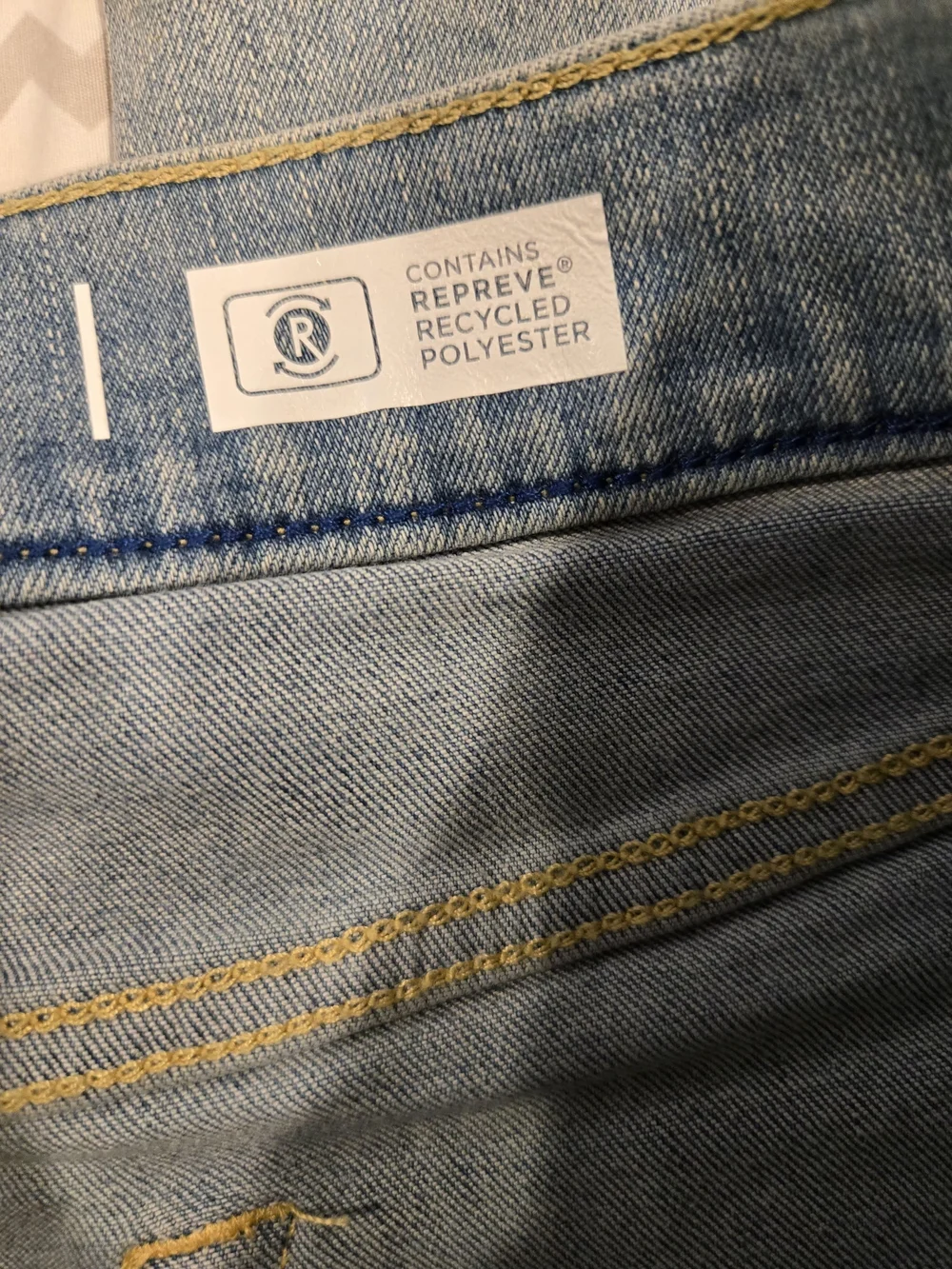 *Arizona Jean Co* Athletic Taper Jeans - Light Denim
